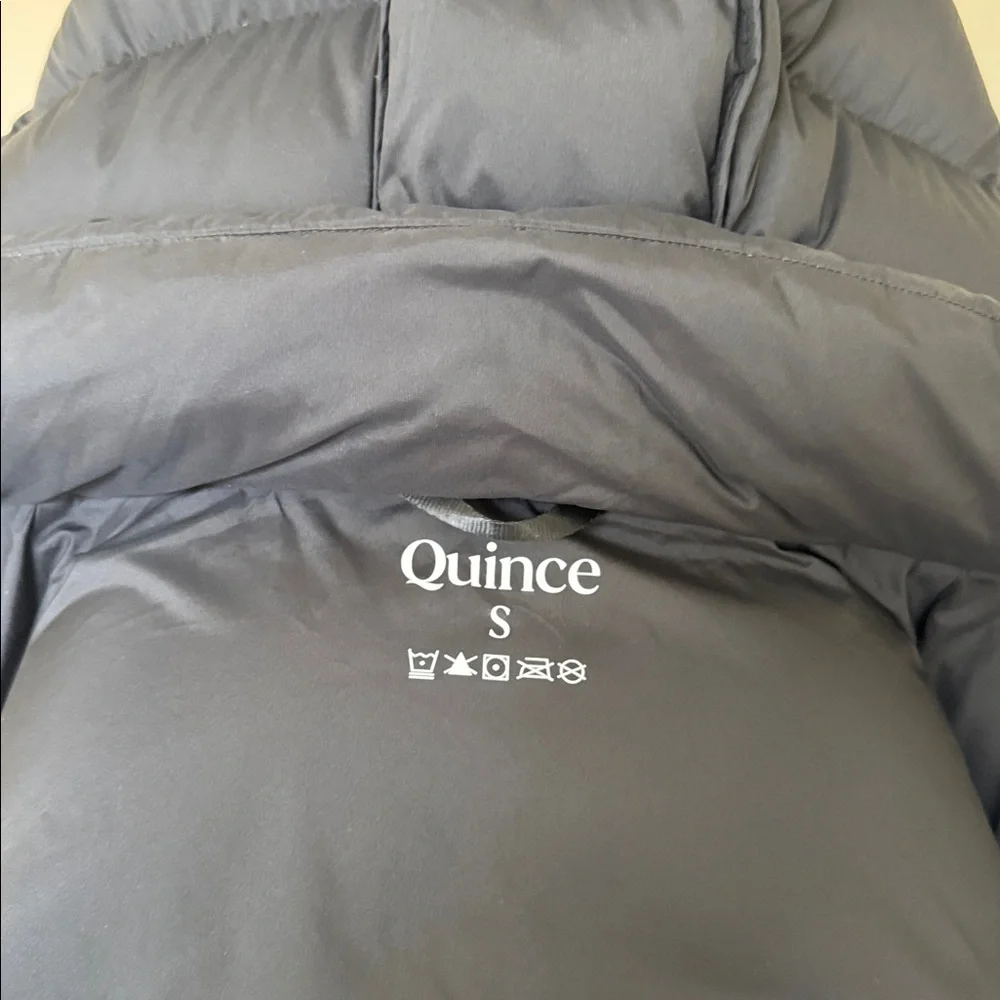 Quince Cropped Puffer Jacket Size Small - Picture 5 of 8